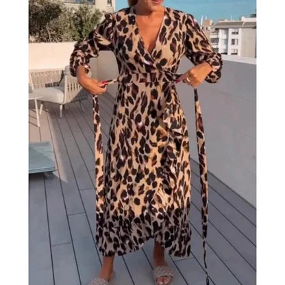 Nyla - Flattering V-Neck Leopard Print Dress